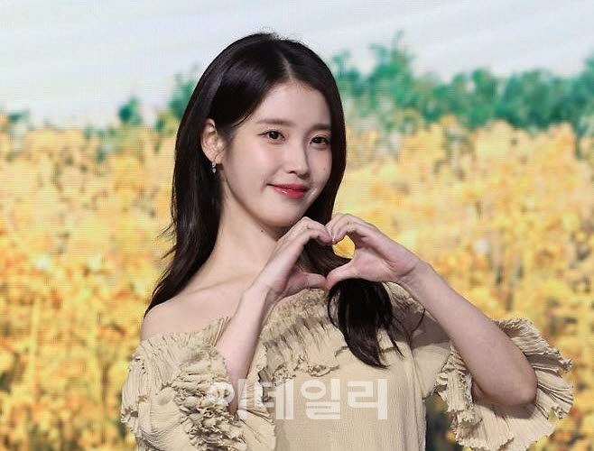 아이유 , 건강 악화로 컴백 연기…박나래 전 매니저 구속[희비이슈]