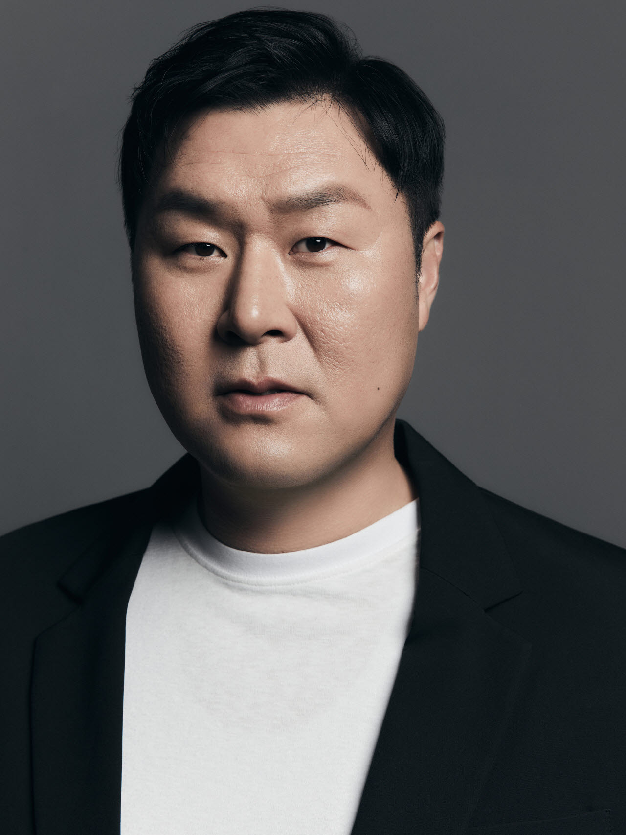 '<b>김부장</b>' <b>윤경호</b>, 두 차례 눈물 "딸 생기고 연기 포기하려 했는데"[인터...