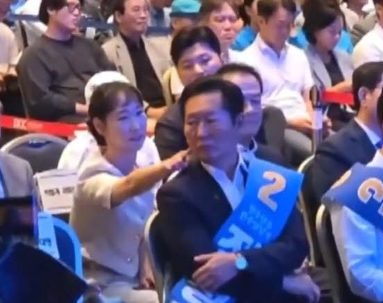 '볼콕' <b>이지은</b> "'정청래와 무슨 관계냐' 선 넘으면 고소"