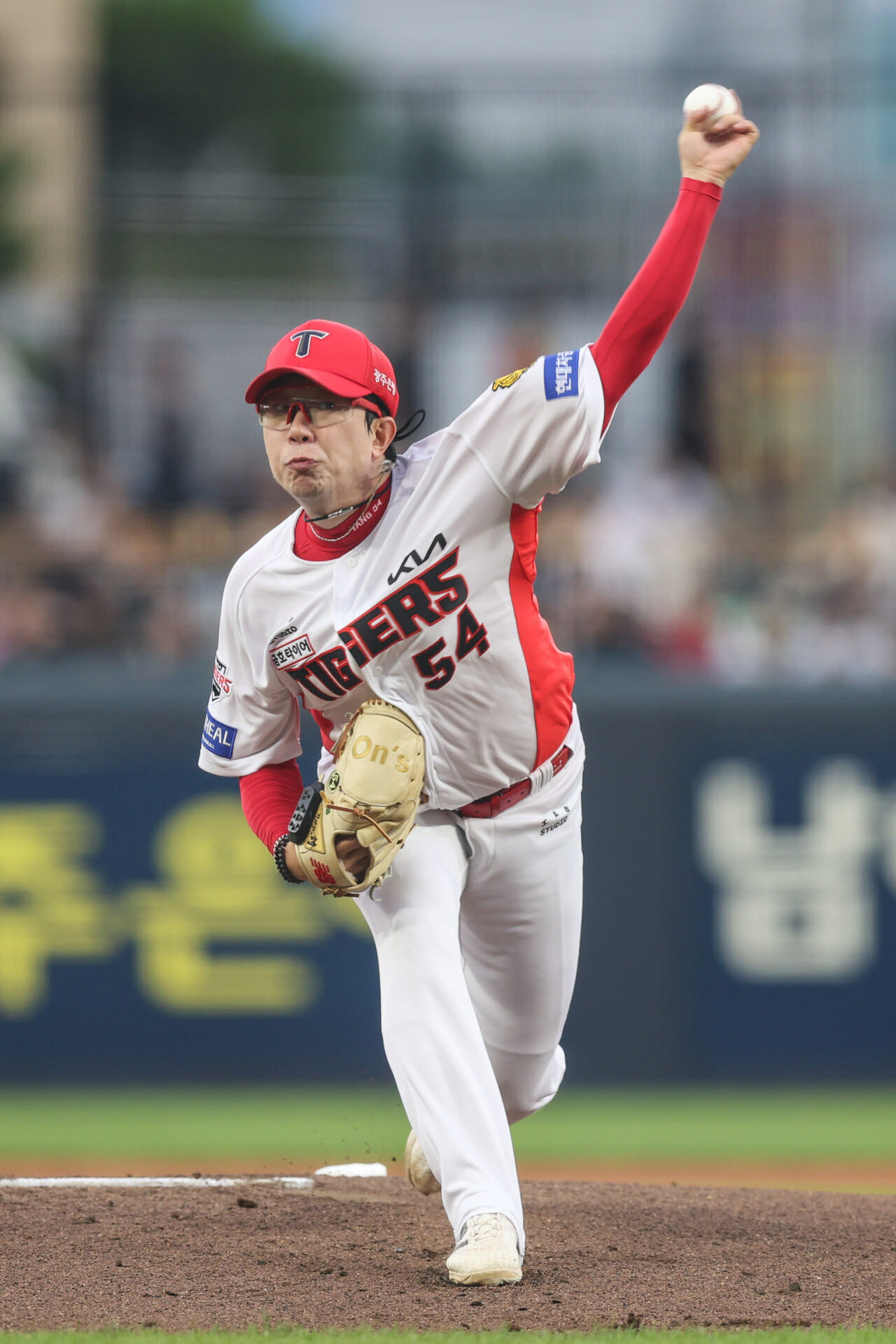 <b>양현종</b> <b>194승</b>·김도영 35호포…KIA, 두산 꺾고 4위 0.5경기 차
