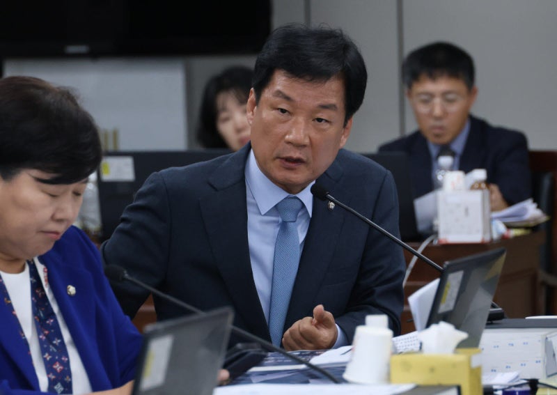 [단독]<b>산업스파이</b> 처벌 수위 높인다, 벌금 100억에 무기 징역까지