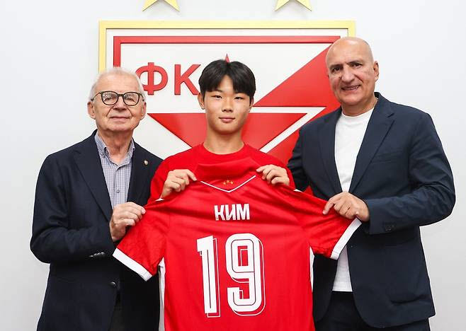 <b>즈베즈다</b>, 전북 <b>김예건</b> 영입 발표…"5년 계약·포지션 미드필더"