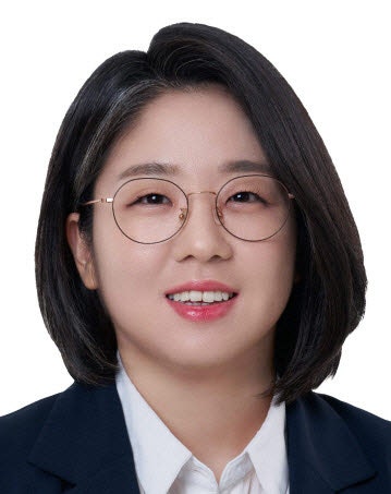 30대 <b>장관</b> 나왔다…<b>용혜인</b> 의원 <b>성평등부 장관 지명</b>