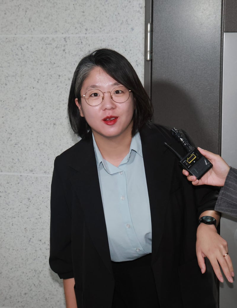 박지원 "<b>용혜인</b> 지명? 30대 여성 <b>장관</b>, 신선하지 않나"