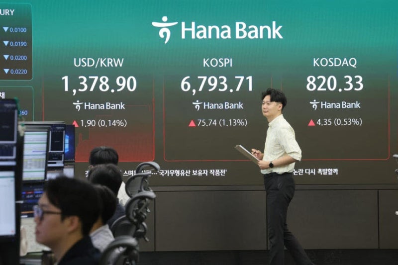 '셀 코리아' 잦아드나…<b>외국인 주식</b> 자금 8개월 만에 돌아왔다