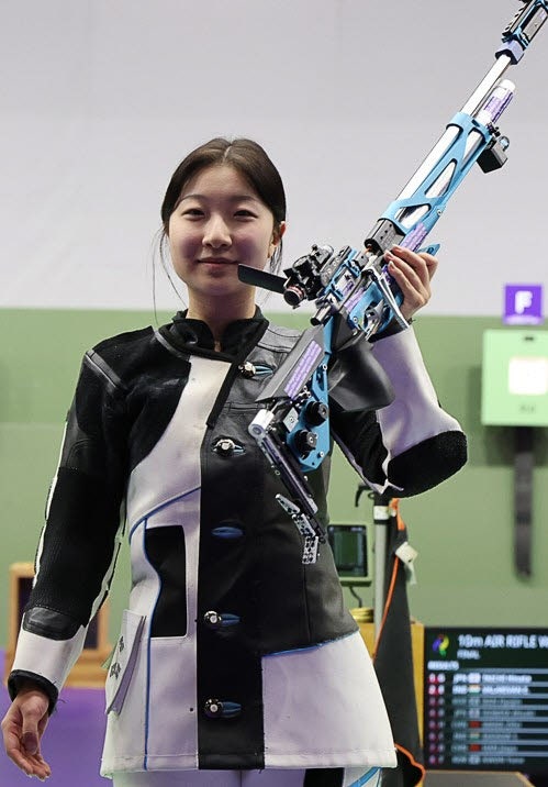 19살 생일에 <b>동메달</b>…사격 <b>반효진</b>, 첫 <b>아시안게임</b>서 시상대