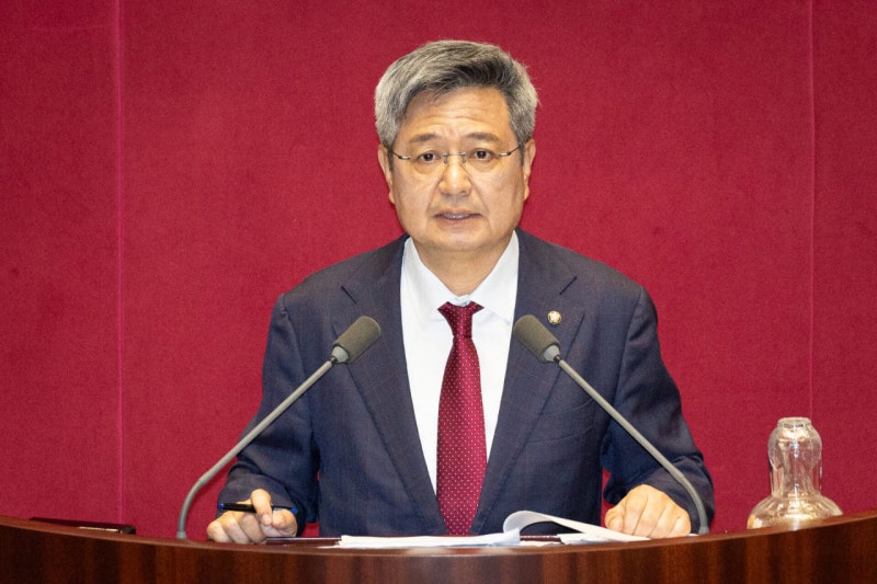 <b>김장겸</b> "<b>한준호</b>, 거짓말 사과하고 의원직 <b>사퇴</b>하라"