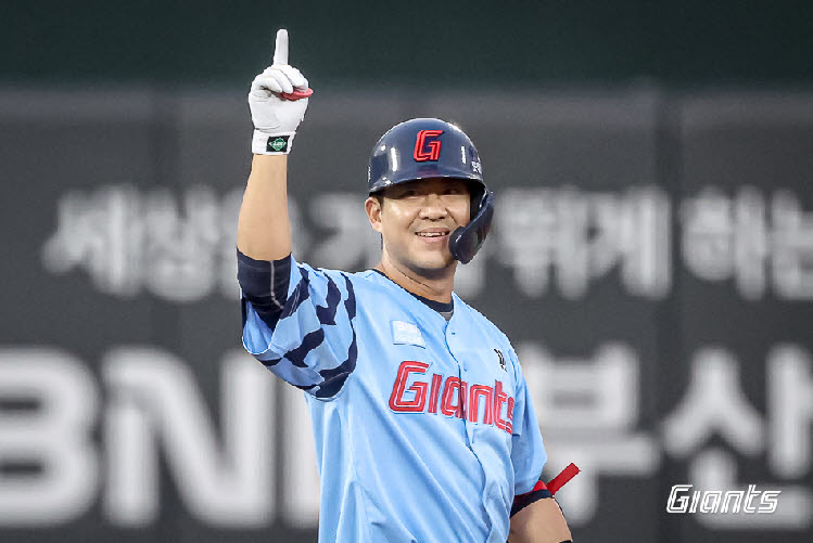 '시작도 마무리도 <b>롯데</b>에서...' <b>김민성</b>, 사직서 20년 여정 마침표