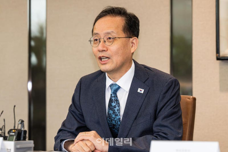 <b>이형일</b>, 주거·일자리·서민금융 대책 논의…초과세수 활용도 모색