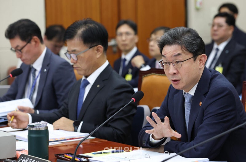 <b>이억원</b> "디지털자산기본법 준비 다했다…막바지 협의 중"
