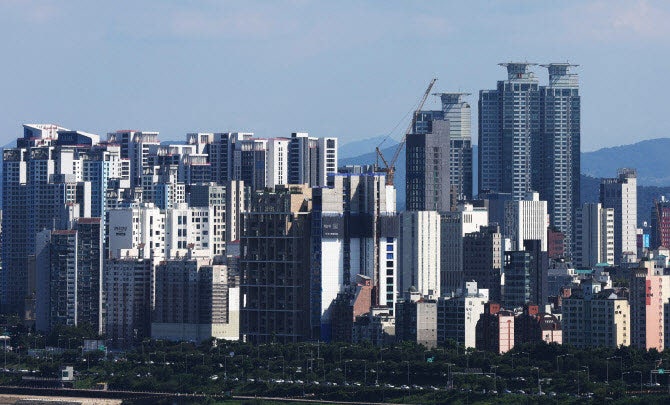 <b>서울</b> 집<b>값 87주</b>째 <b>상승</b> ‘최장 경신’…강남 낙폭 줄고 <b>상승</b>폭 확대