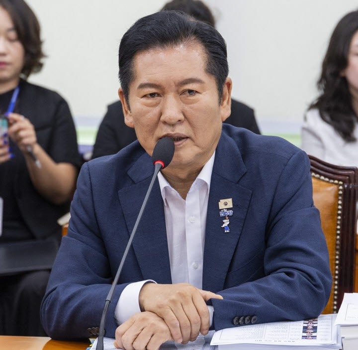<b>정청래</b>, 국감 출국 앞두고 美 <b>비자 보류</b>…대체 왜