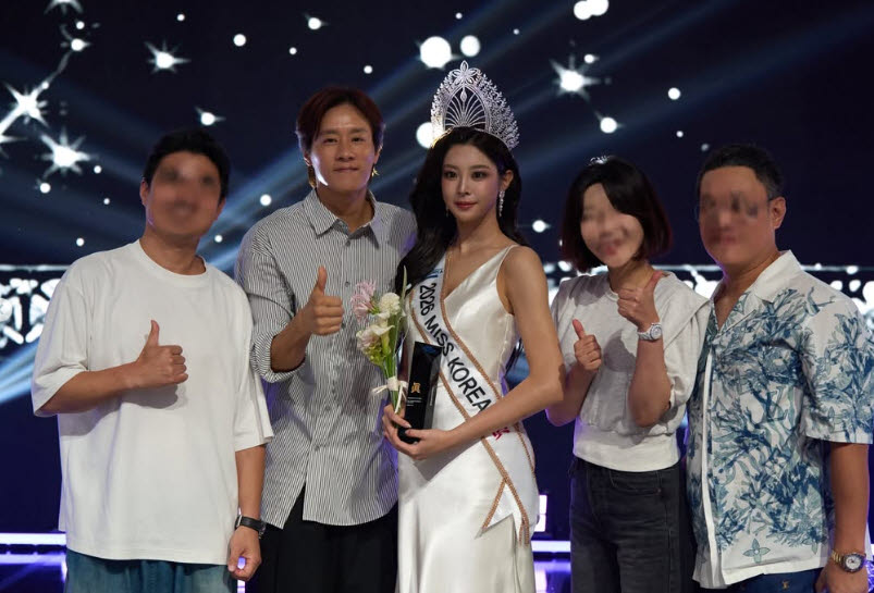 '우지원 딸' <b>우서윤</b>, "미코 眞에 걸맞은 사람 될 것" 뒤늦은 <b>소감</b>