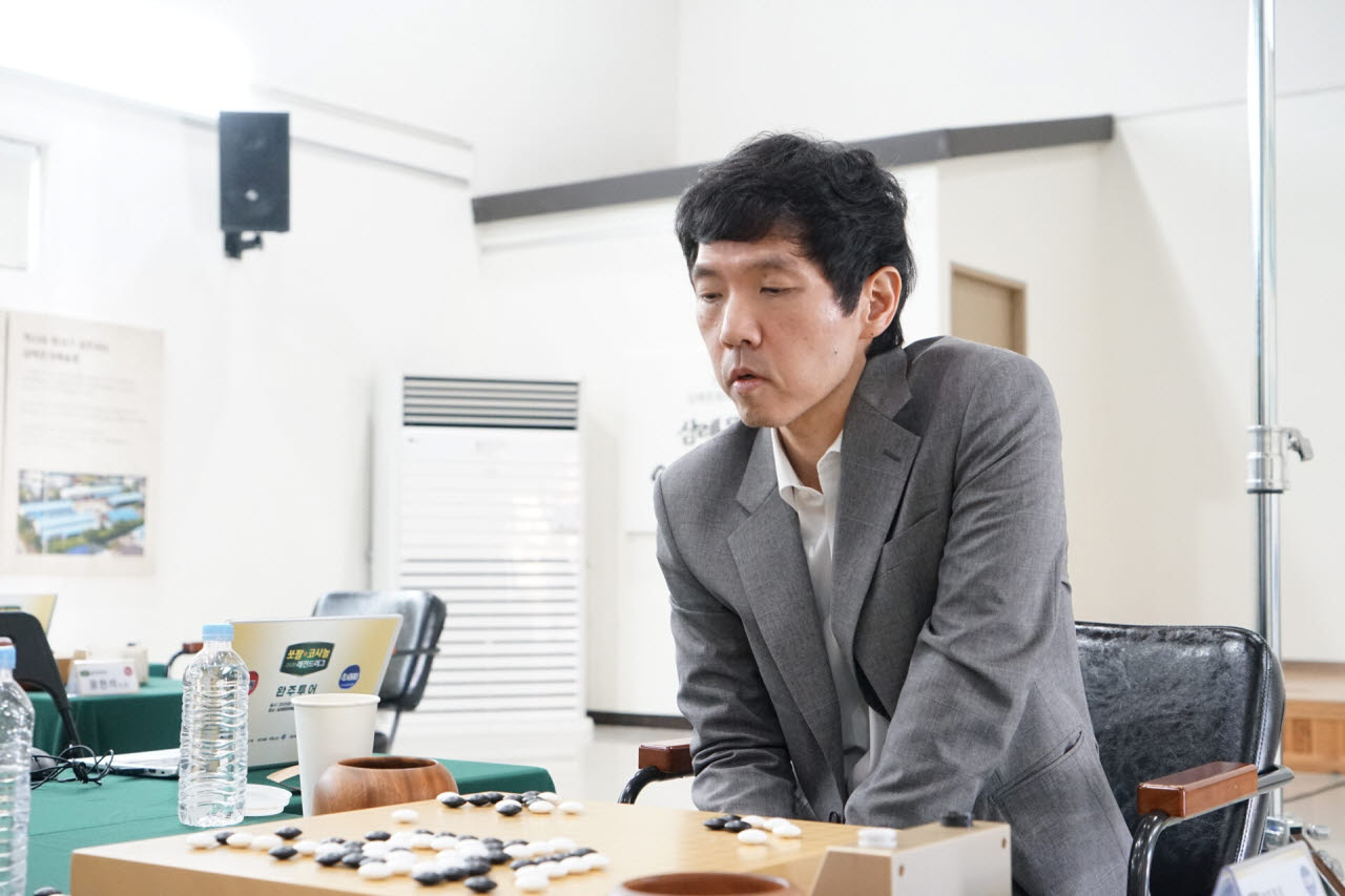 '바둑 전설' <b>이창호</b>, 세계 프로기사 최초 <b>2000승</b> 금자탑