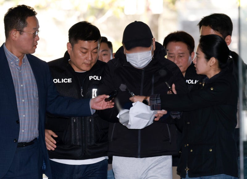 [속보]'역삼 연쇄방화' <b>70대 구속 송치</b>…살인미수 혐의 적용