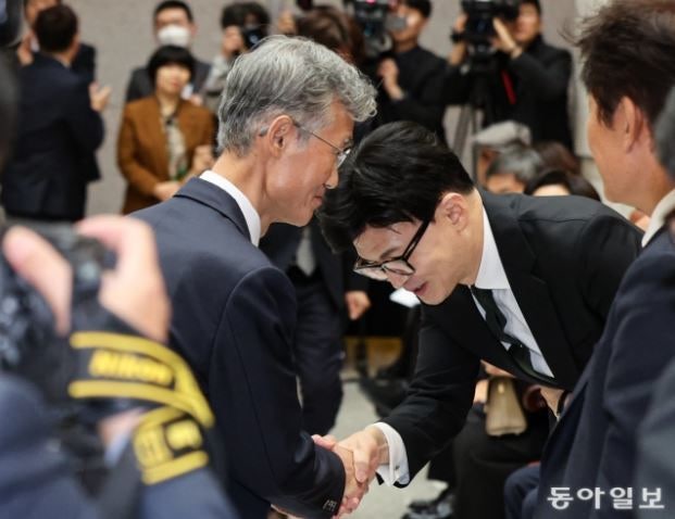 <b>조희대</b>, ‘인기투표 변질’ 법원장추천제 의견수렴…“신속 재판, 법원장 솔선...