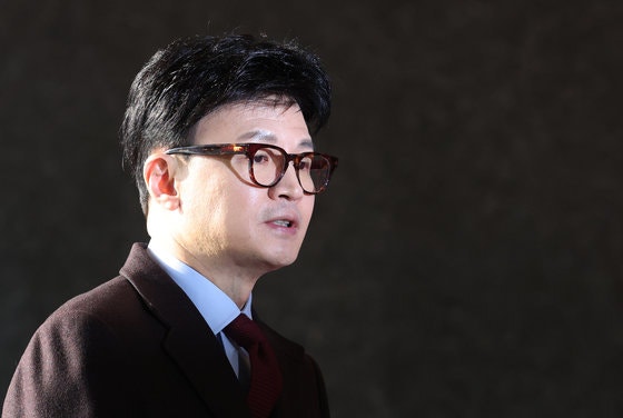 ‘한동훈 비대위’ <b>김예지</b>·<b>민경우</b>·<b>김경률</b> 합류… 지명직 8명중 7명 비정치인