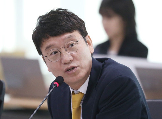 與김웅, <b>총선 불출마</b> 선언…“국힘, 민주적 정당 아니다”