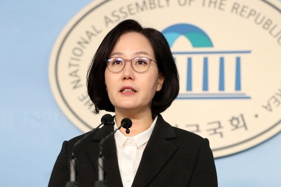 與, <b>김현아</b> 단수 <b>공천 보류</b>…金 “허위보도 여론재판, 동의 못해”