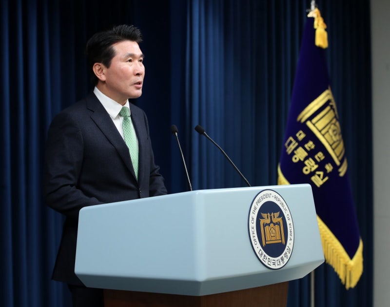 ‘언론인 회칼 <b>테러</b>’ 언급 <b>황상무</b> “심려 끼쳐 <b>사과</b>”
