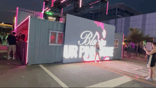 “<b>핑크</b>와 <b>핑크</b>의 만남”… 엑스레이티드, ‘아누 킬플레이난’ 아트워크 협업