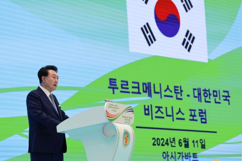 尹 “<b>투르크</b> 명마 ‘아할테케’처럼…양국 경제협력 속도 높여야”