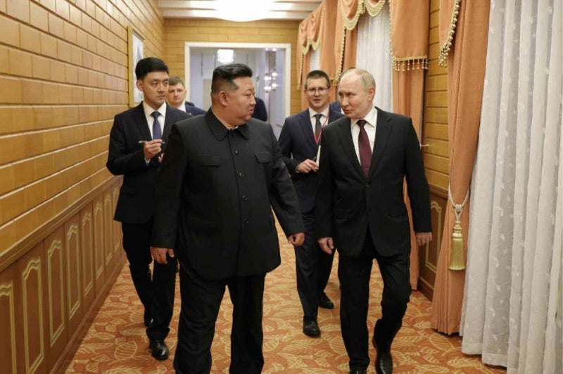 <b>김정은</b>-<b>푸틴</b>, <b>정상회담</b> 종료…1시간 30분 가량 진행