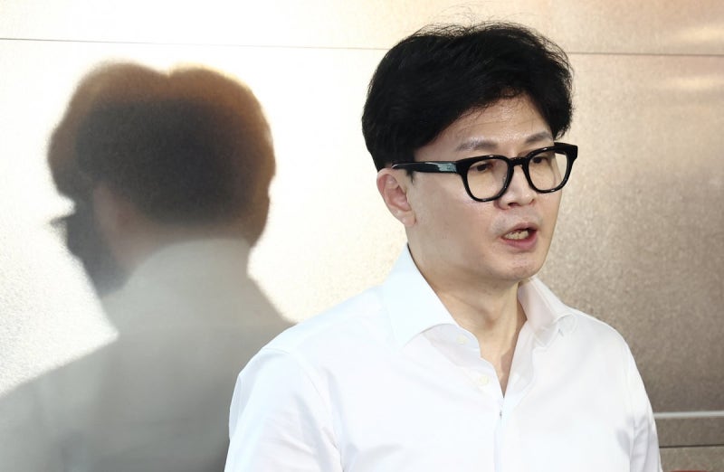 한동훈, <b>의정갈등</b>에 “심각한 상황 맞아…尹엔 감정 없다”