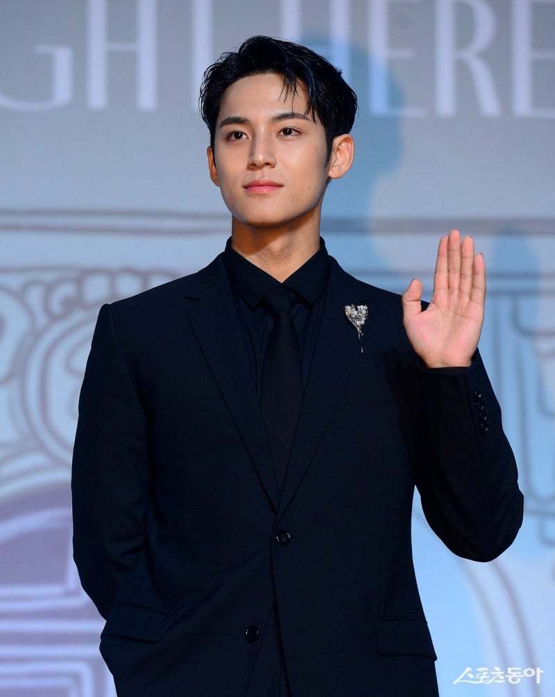 록시땅코리아, <b>세븐틴 민규</b> 노출 사진 유출한 직원 대기발령 조치
