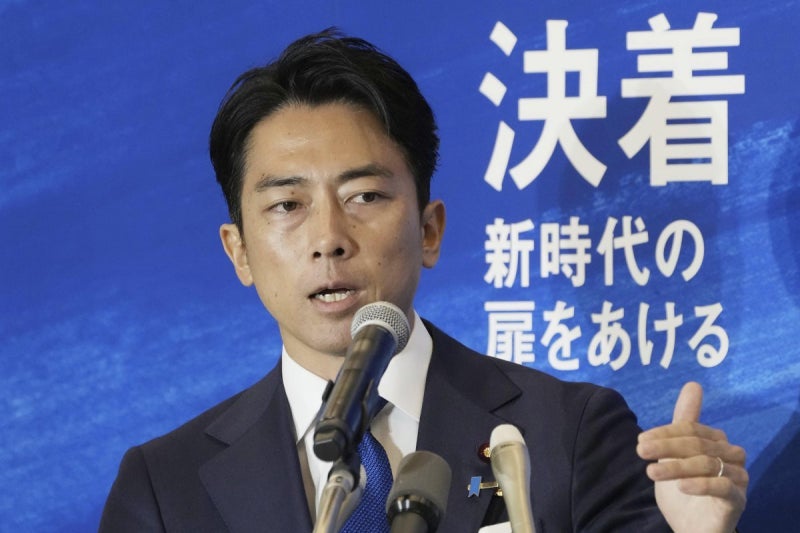 “엄마가 아니라 <b>고모였다</b>” 日 유력 총리후보 <b>고이즈미</b>, 어두운 가정사...