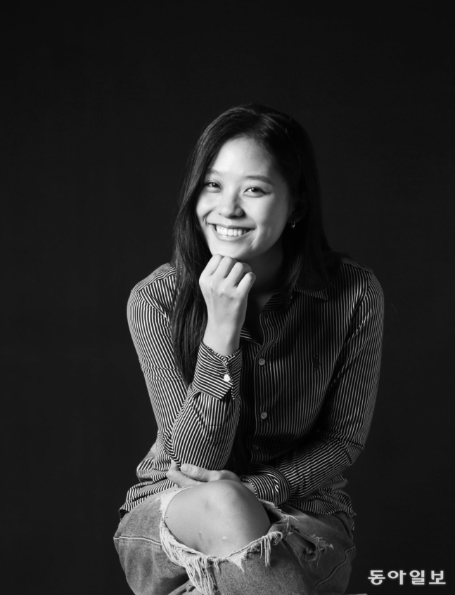 이아진 씨는 “궁극적인 목표는 각 분야의 전문가들과 ‘어벤져스 팀’을 꾸려 사람들에게 웃음을 주는 것”이라고 말했다. 홍진환 기자 jean@donga.com