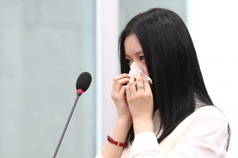 <b>뉴진스</b> ‘최후통첩 데드라인’ 앞두고…<b>어도어</b> “아일릿 소속사 성의 보...