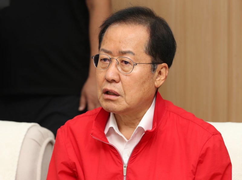 “주군 탄핵한 레밍·<b>배신자</b>”…<b>홍준표</b>, <b>유승민</b>·한동훈 싸잡아 비판