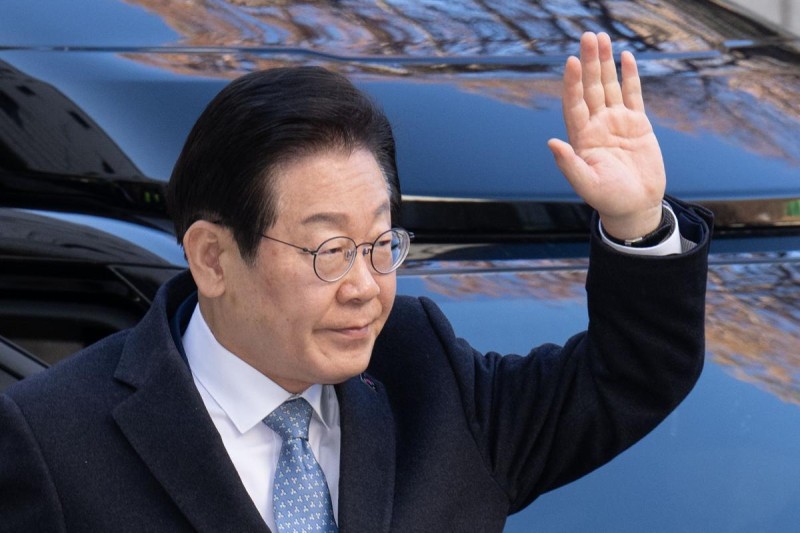 <b>이재명</b>, 재판중인 <b>선거법</b> ‘<b>위헌</b> 심판’ 신청… 與 “재판 지연 꼼수”