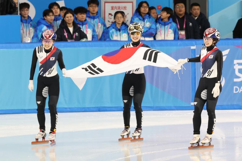[속보]최민정·<b>김길리</b>·이소연, <b>쇼트트랙</b> 500m 금은동 싹쓸이