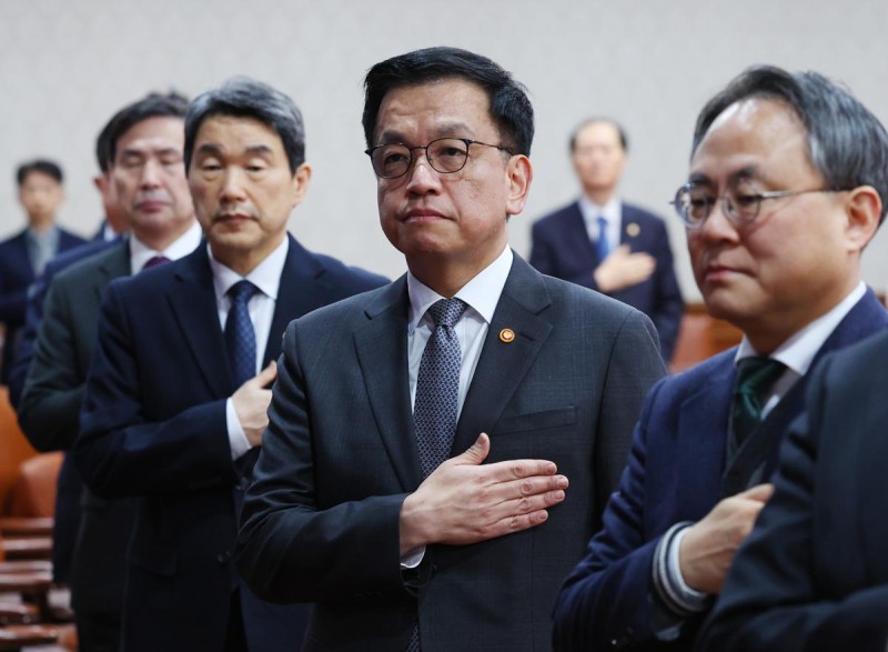 崔대행 “<b>대전 초등생 피살사건</b> 깊은 애도…철저히 조사하라”