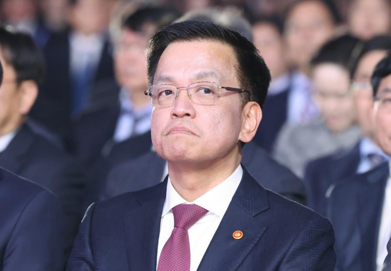 국무위원들, 崔대행에 “<b>마은혁 임명</b> 숙고해야” 의견 전달