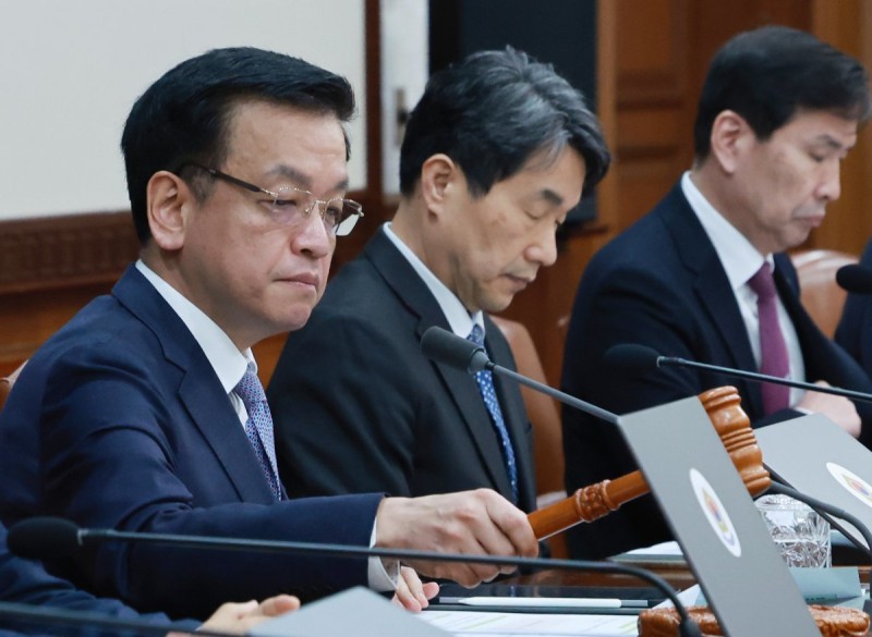 최상목 “헌재 선고앞 충돌 우려, 불법폭력 집회 엄단”