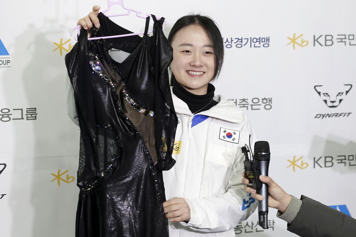 내년 겨울올림픽 메달 도전하는 김채연… “엄마가 만든 의상 입고 빙판 서면 든든”