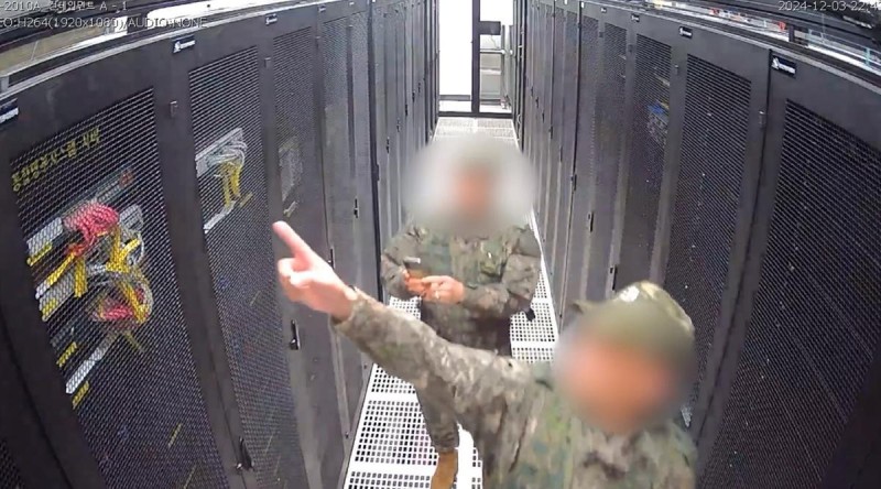 尹 “내가 지시” 인정한 선관위 軍투입… 헌재, 위헌성 따질듯