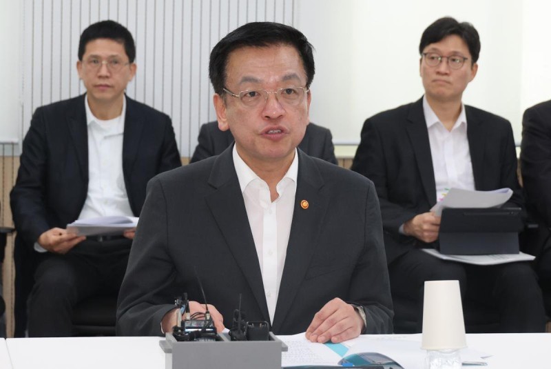 [단독]崔대행, 내일 임시국무회의서 ‘<b>명태균 특검법</b>’ <b>거부권 행사</b> 무...