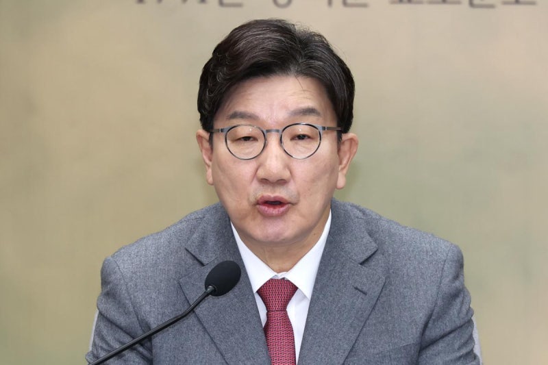 <b>권성동</b> “<b>헌재</b>의 尹탄핵심판 결과에 <b>승복</b>할 것…당 공식 입장”