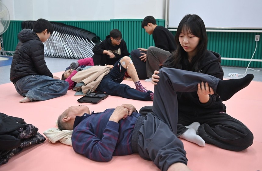 “요리-물리치료 등 전공 살려 재능 기부”