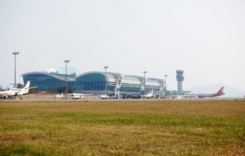 무안공항 안전시설 개선 착수… 8월 재개항할까
