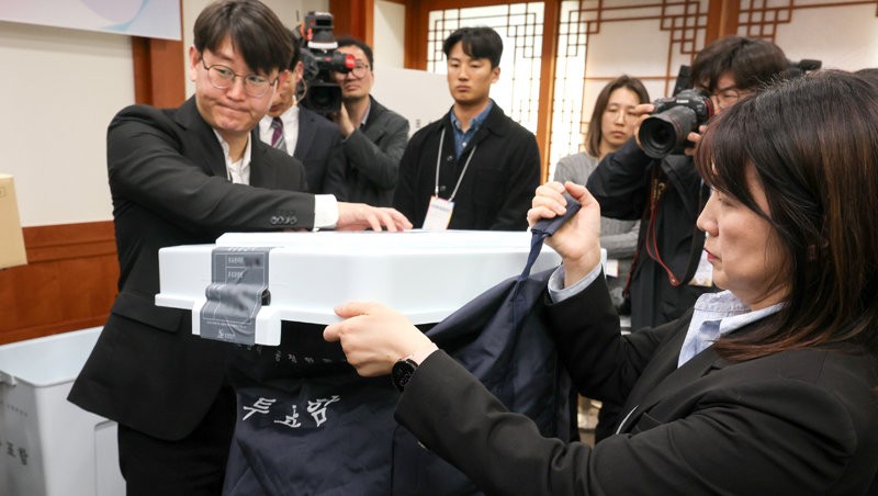 “‘부풀리기’ 주장 나오는 사전투표, 별도 명부 만들어 시비 차단을”