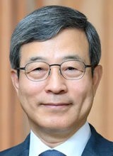 신문윤리위원장 이동원 前대법관