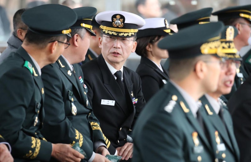 “입만터는 문과들이 해 먹는 나라”…<b>이국종</b>, 결국 <b>국방부</b>에 <b>사과</b>