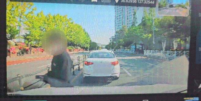 <b>청주</b> <b>흉기난동</b> <b>고교생</b>, 상담교사 목 조르고 일반 시민도 찔러