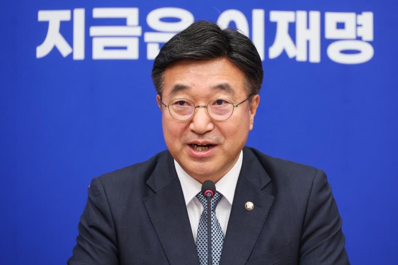 민주, 조희대에 “12일까지 <b>이재명 재판 연기</b>하라”