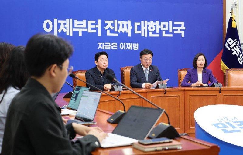민주 ‘12일부터 이재명 관련 모든 재판 중지’ 요구